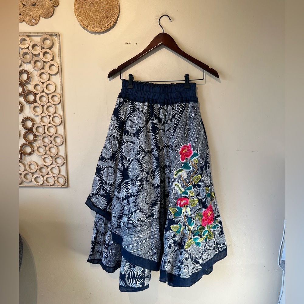 Vintage style flare small side embroidered high waisted skirt…